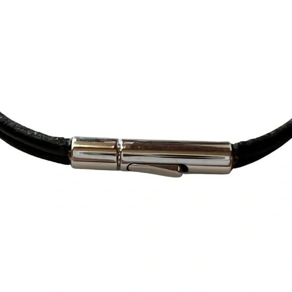 Love Forever Engraved Black Leather Bracelet In English & German - Picture 5 of 5